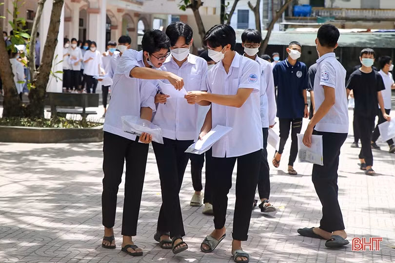 Ngày đầu Kỳ thi vào lớp 10 ở Hà Tĩnh diễn ra an toàn, nghiêm túc