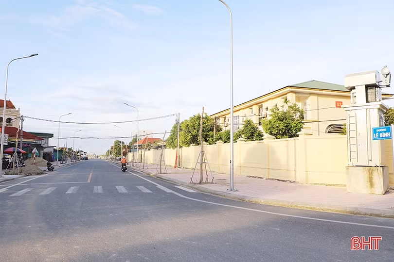 Lãnh đạo TP Hà Tĩnh dâng hương Khu lưu niệm Bác Hồ và ra mắt các công trình chào mừng