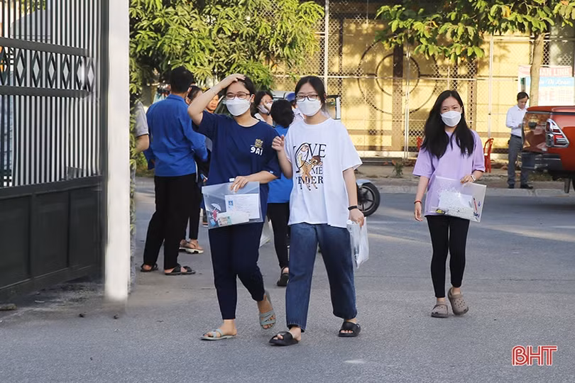 Hôm nay, 972 thí sinh thi vào Trường THPT Chuyên Hà Tĩnh