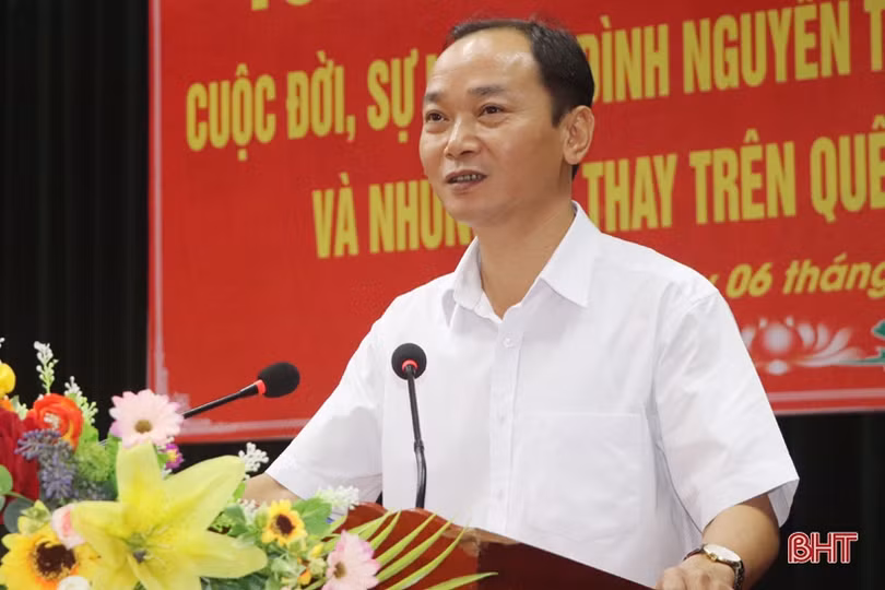 Trao giải Cuộc thi viết về Đình nguyên Tiến sỹ Phan Đình Phùng và huyện Vũ Quang