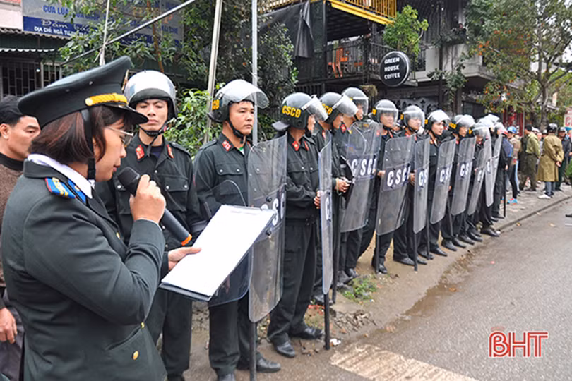 Những “bông hồng thép” của ngành thi hành án dân sự Hà Tĩnh