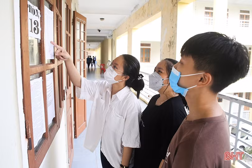 330 thí sinh hoàn thành buổi thi đầu tiên Kỳ thi vào lớp 10 THPT Chuyên Hà Tĩnh