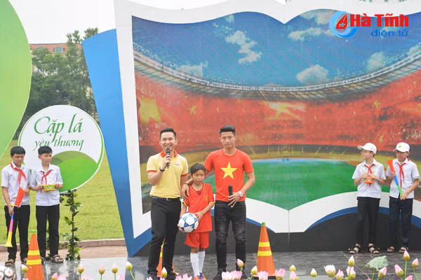hanh trinh cap la yeu thuong cua vtv24 den voi ha tinh