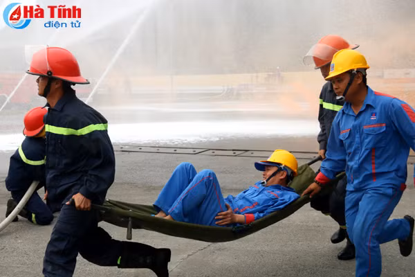 dien tap phuong an cuu hoa cuu nan tai tong kho xang dau vung ang