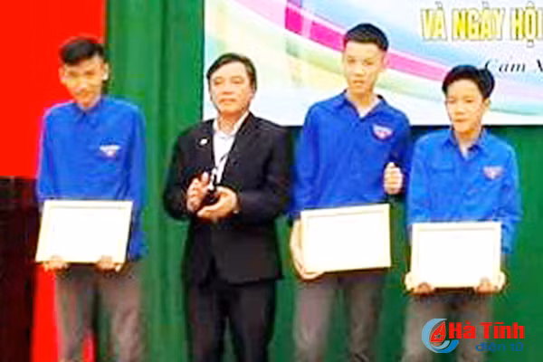 nhat duoc gan 15 trieu dong hoc sinh thpt cam xuyen tim nguoi tra lai