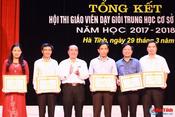 152 giao vien thcs duoc cong nhan danh hieu giao vien gioi tinh