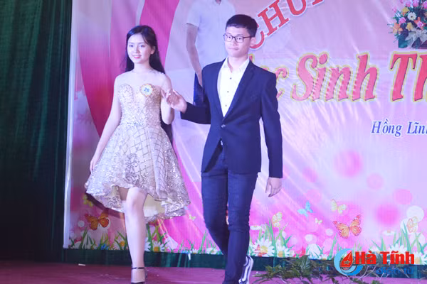 ngam top 5 nu sinh thanh lich truong thpt hong linh