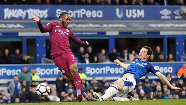 everton 1 3 man city thien duong cach mot buoc chan