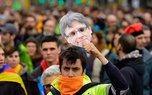 bieu tinh bao luc tai catalonia phan doi bat giu ong puigdemont