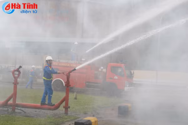 dien tap phuong an cuu hoa cuu nan tai tong kho xang dau vung ang