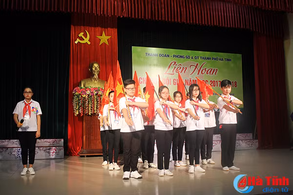 hoc sinh 9 truong thcs tham gia lien hoan chi huy doi gioi