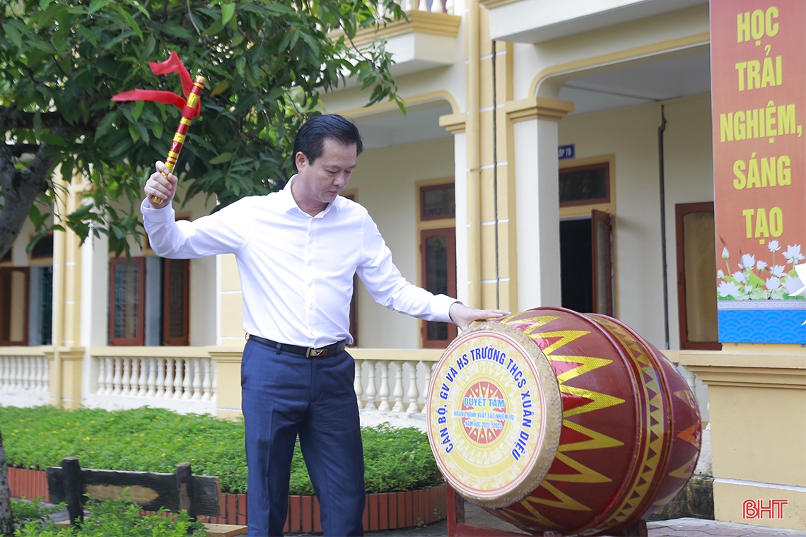 Lãnh đạo Hà Tĩnh chung vui lễ khai giảng năm học mới 2022 - 2023
