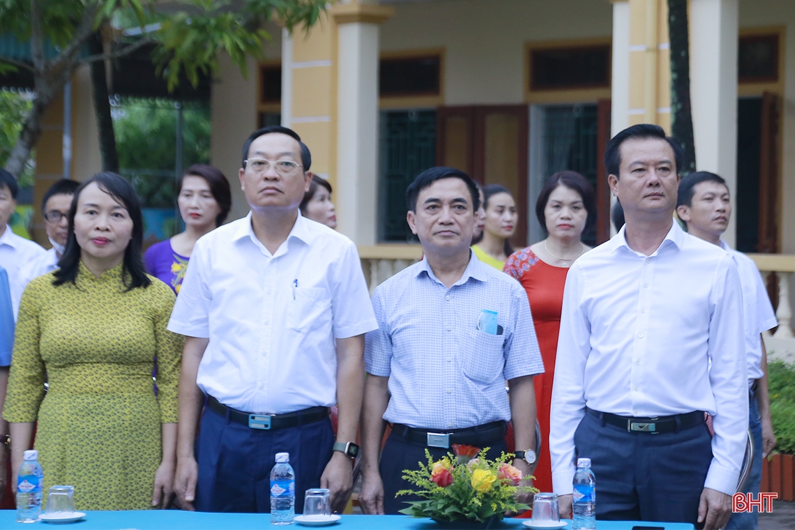 Lãnh đạo Hà Tĩnh chung vui lễ khai giảng năm học mới 2022 - 2023