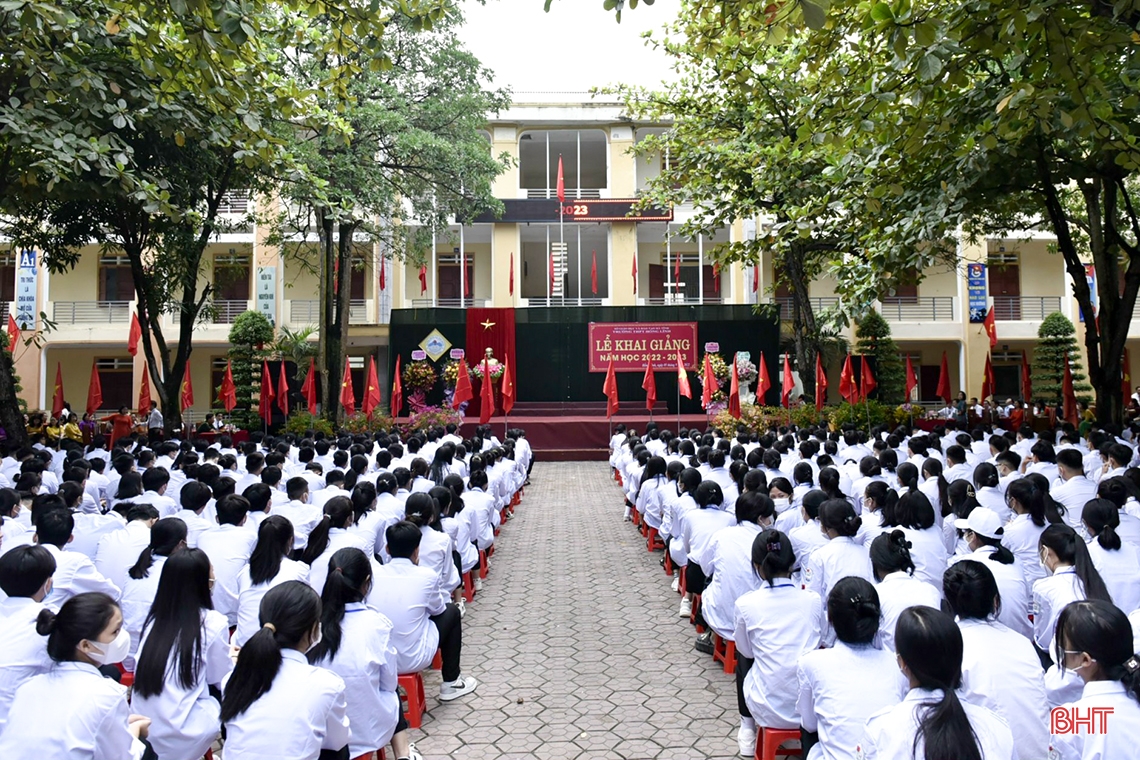 Lãnh đạo Hà Tĩnh chung vui lễ khai giảng năm học mới 2022 - 2023