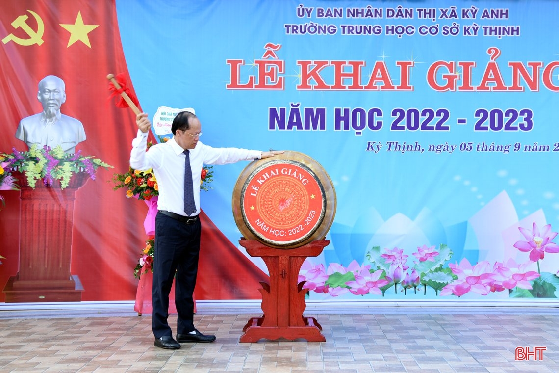 Lãnh đạo Hà Tĩnh chung vui lễ khai giảng năm học mới 2022 - 2023