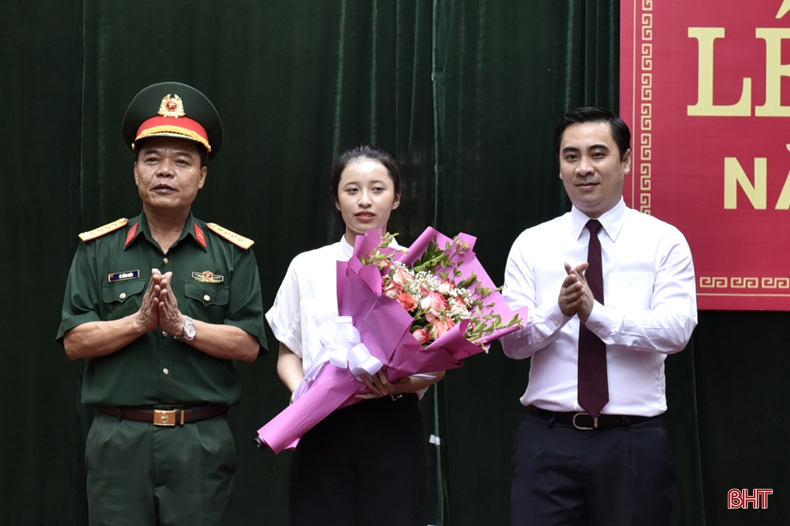 Lãnh đạo Hà Tĩnh chung vui lễ khai giảng năm học mới 2022 - 2023
