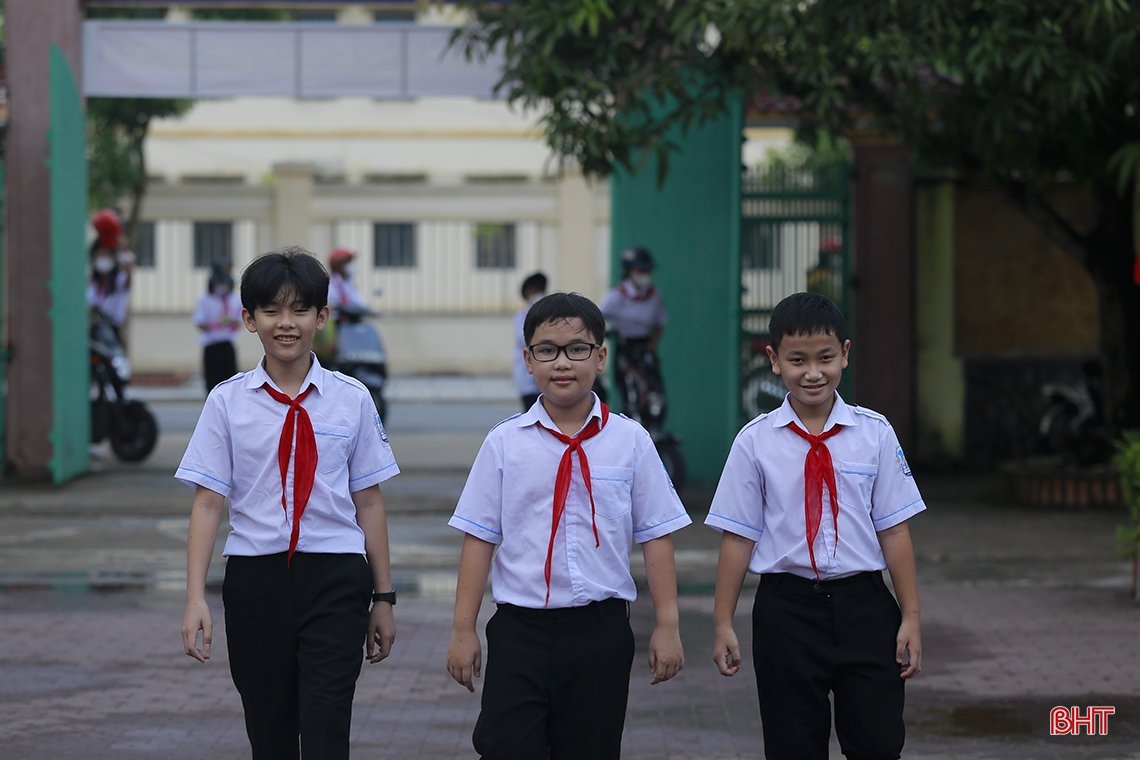 Hơn 350 ngàn giáo viên, học sinh Hà Tĩnh náo nức khai trường