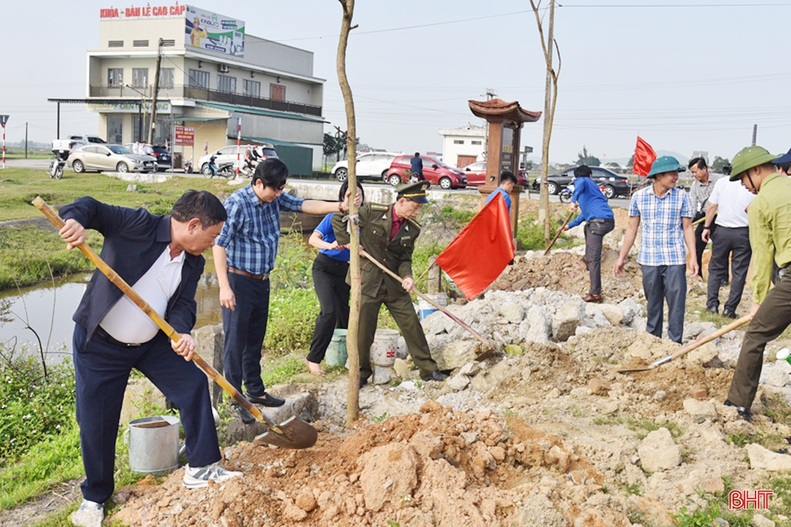 Các địa phương Hà Tĩnh sôi nổi ra quân trồng cây đầu xuân