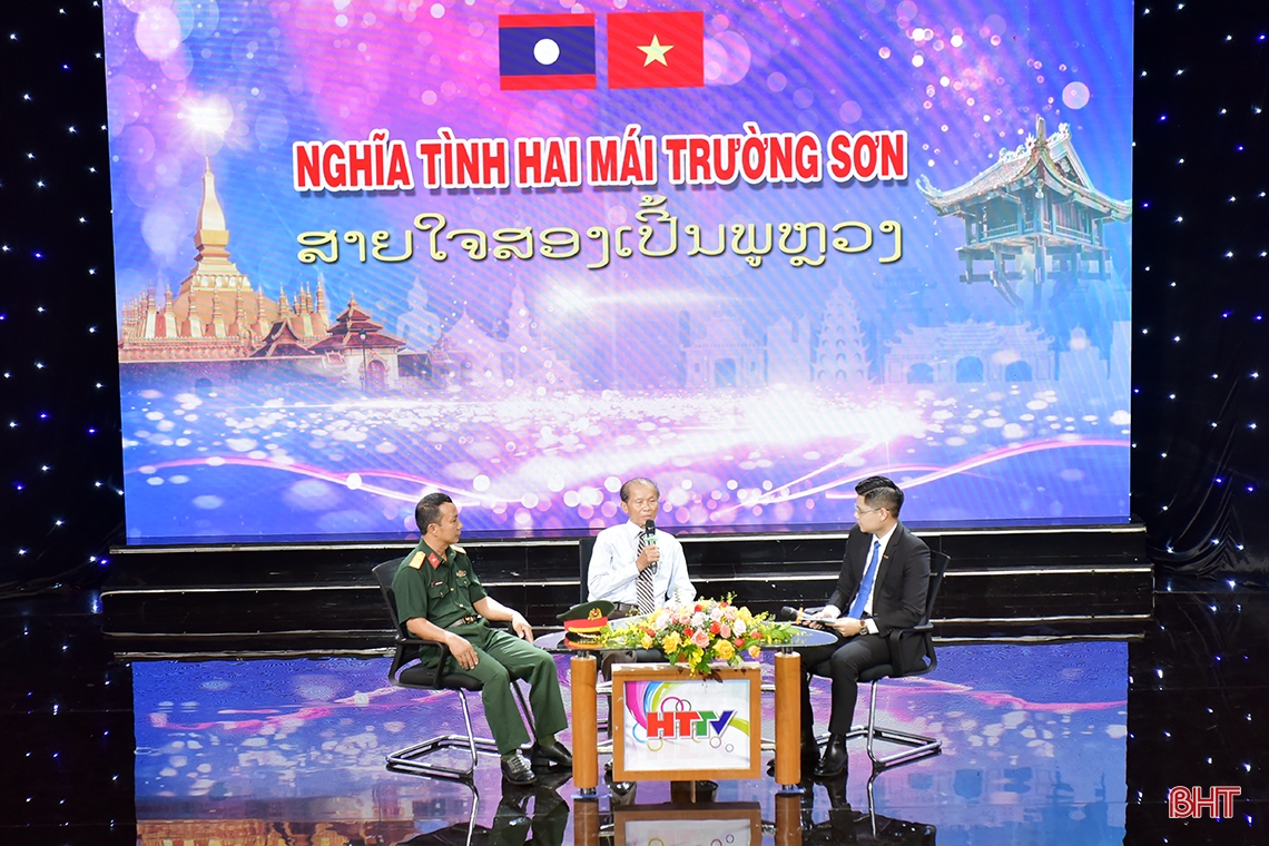 Lắng đọng Chương trình giao lưu nghệ thuật “Nghĩa tình hai mái Trường Sơn”