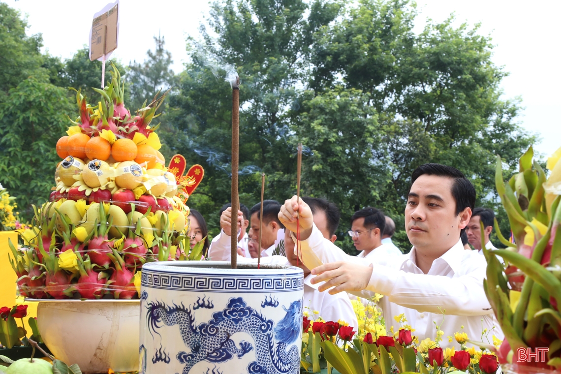 Thành kính lễ tế dân gian Đức Thủy Tổ Kinh Dương Vương