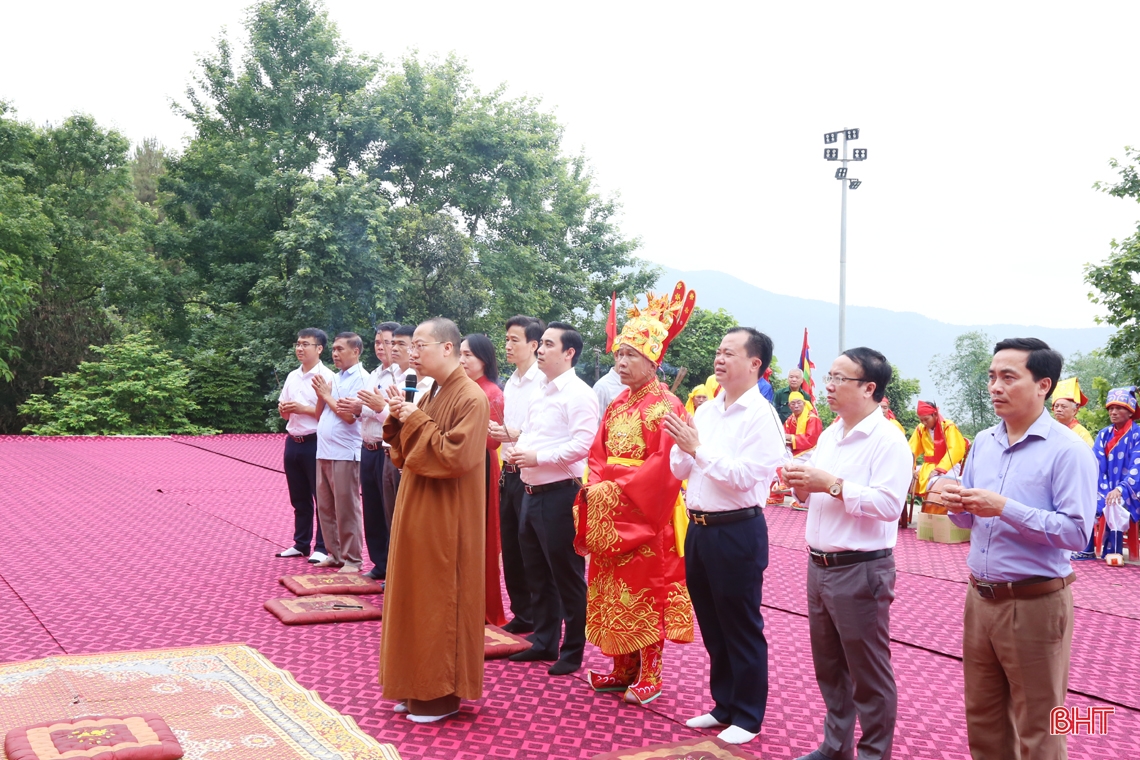 Thành kính lễ tế dân gian Đức Thủy Tổ Kinh Dương Vương