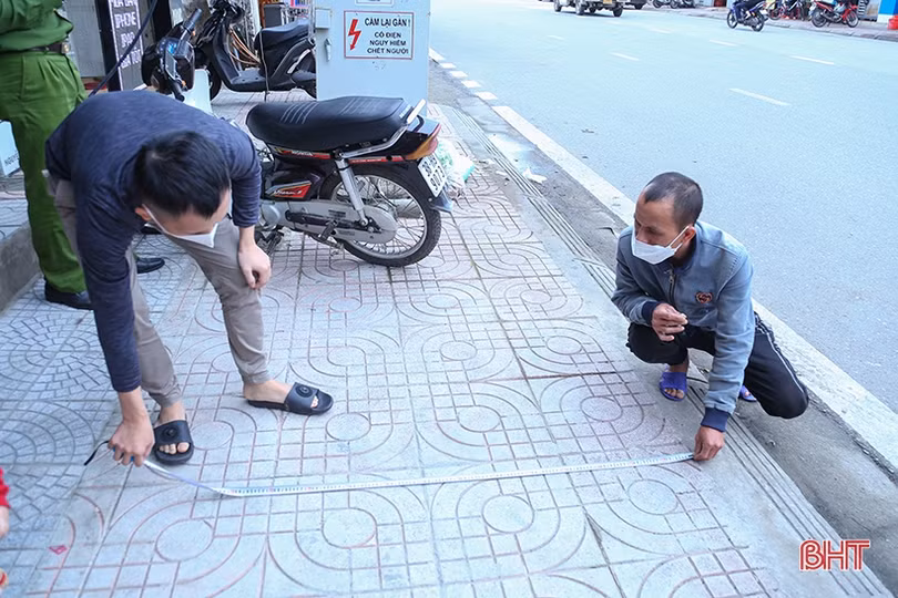 TP Hà Tĩnh ra quân tháo dỡ công trình vi phạm trên tuyến đường Nguyễn Công Trứ