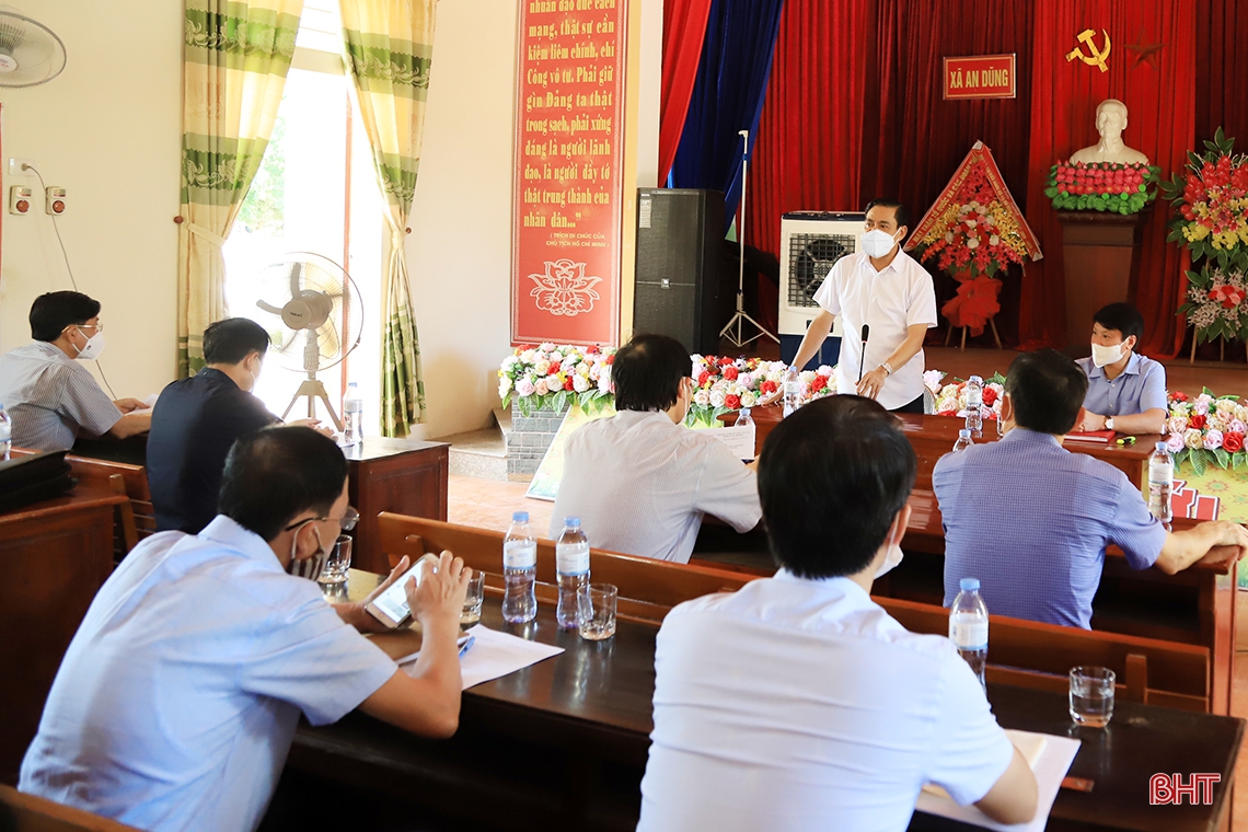 Chủ tịch UBND tỉnh Hà Tĩnh yêu cầu Công ty Khánh Giang tổ chức chăn nuôi đúng quy định