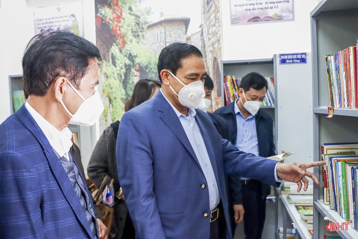 Chủ tịch UBND tỉnh dự khai trương nhà văn hóa cộng đồng - ngôi nhà trí tuệ ở Đức Thọ