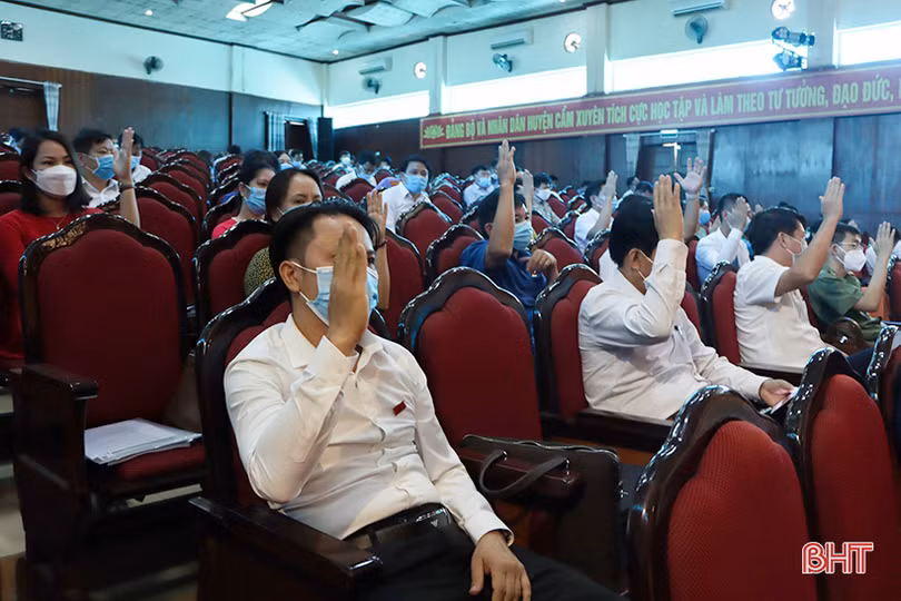 Bí thư Huyện ủy Cẩm Xuyên Phạm Đăng Nhật tái cử chức vụ Chủ tịch HĐND huyện
