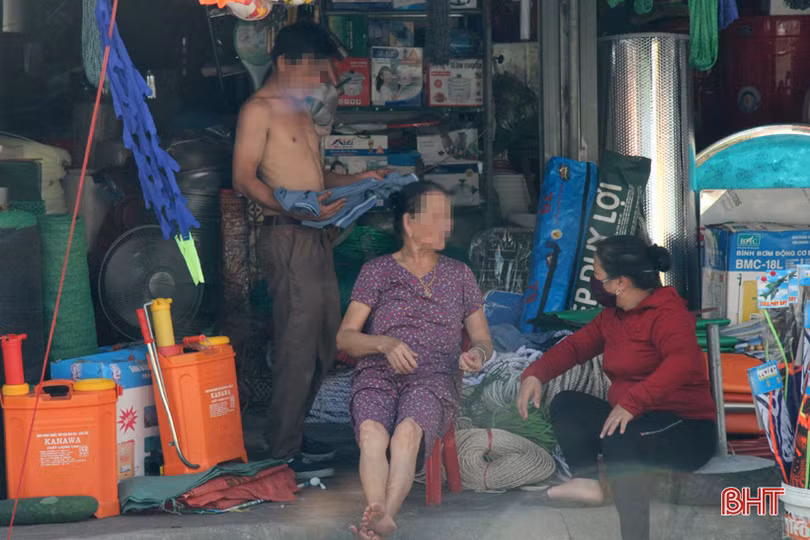 Hà Tĩnh: Dịch Covid-19 còn phức tạp, nhiều người dân vẫn... quên 5K!