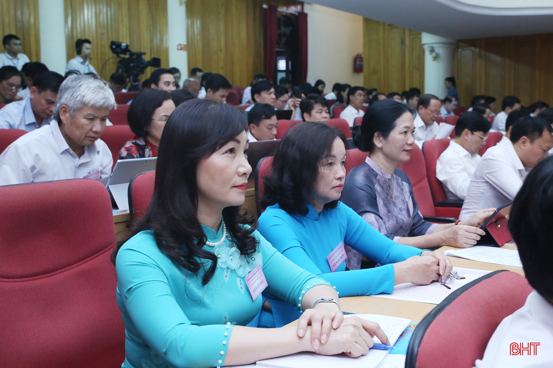 Phiên khai mạc Kỳ họp thứ 15 HĐND tỉnh Hà Tĩnh: Đại biểu nghe các báo cáo, tờ trình quan trọng