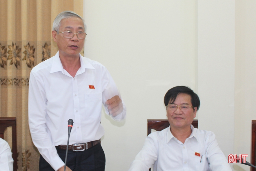 Bí thư Tỉnh ủy trăn trở con số 10% tốc độ tăng trưởng 6 tháng cuối năm, đại biểu quan tâm việc gỡ khó thu hút đầu tư