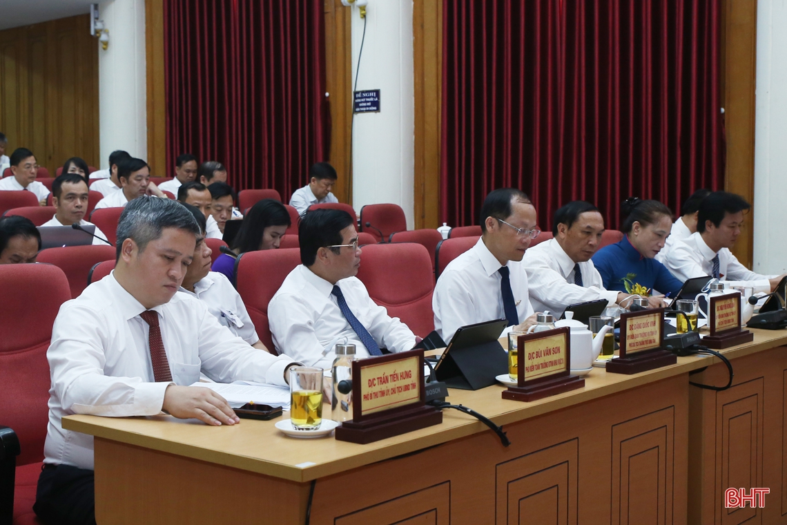 Phiên khai mạc Kỳ họp thứ 15 HĐND tỉnh Hà Tĩnh: Đại biểu nghe các báo cáo, tờ trình quan trọng