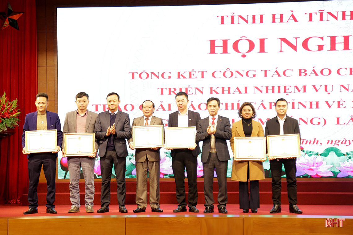 Hà Tĩnh tổng kết hoạt động báo chí, trao Giải Búa liềm vàng cấp tỉnh năm 2022