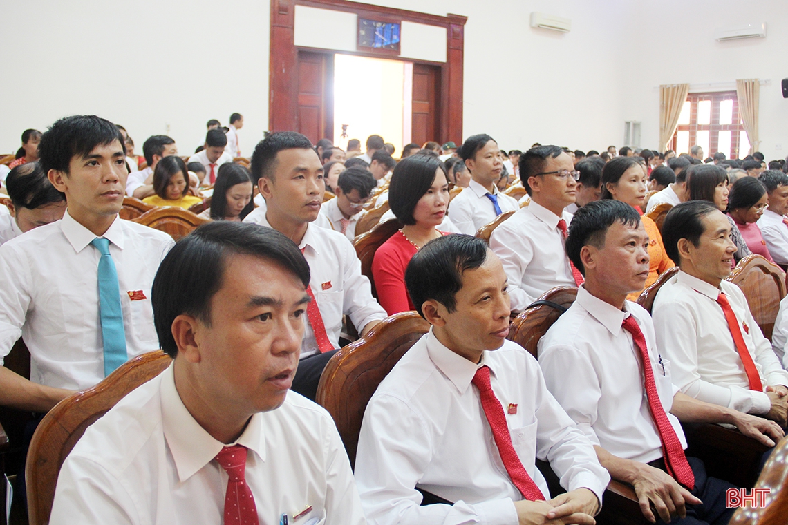 Bầu 39 đồng chí vào Ban chấp hành Đảng bộ huyện Hương Sơn nhiệm kỳ 2020 - 2025