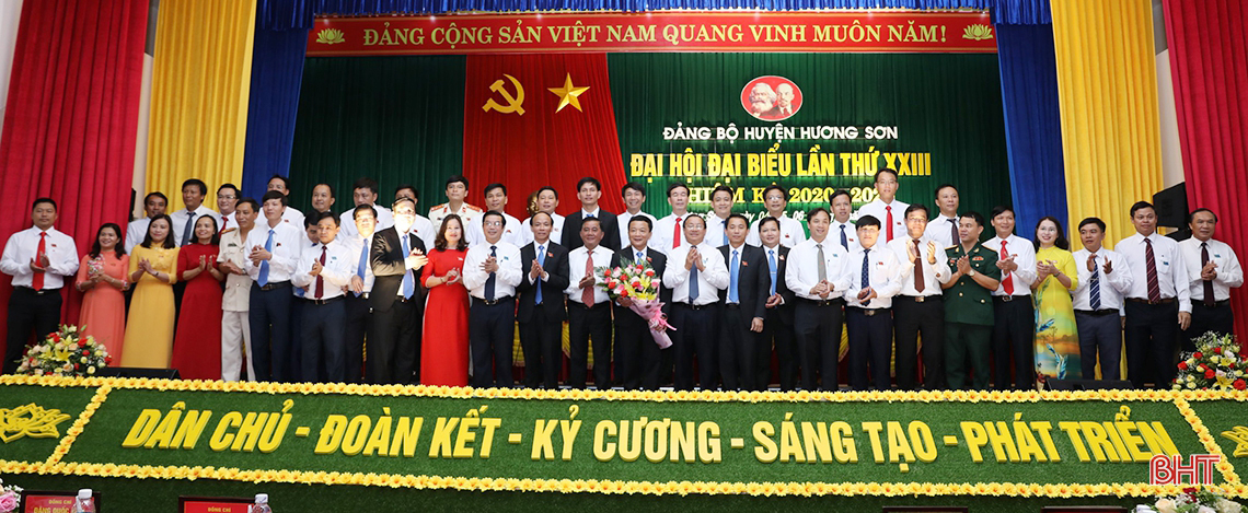Bầu 39 đồng chí vào Ban chấp hành Đảng bộ huyện Hương Sơn nhiệm kỳ 2020 - 2025
