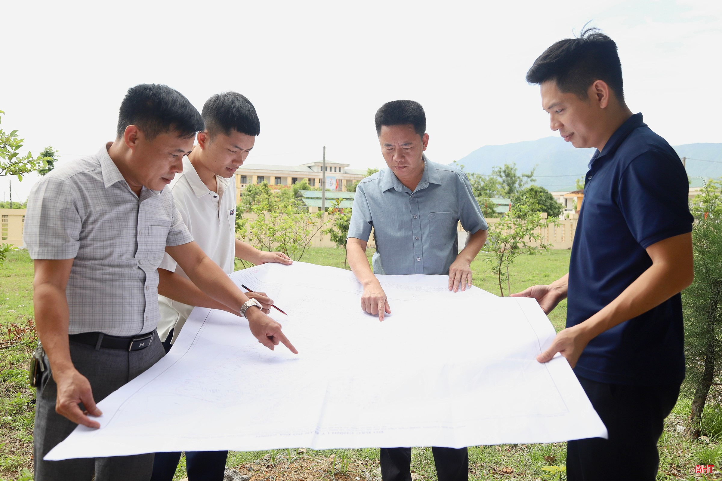 Việc linh hoạt, chủ động bố trí, sắp xếp, biệt phái cán bộ đã góp phần khắc phục tình trạng thừa - thiếu cục bộ, từng bước nâng cao chất lượng đội ngũ cán bộ cơ sở.