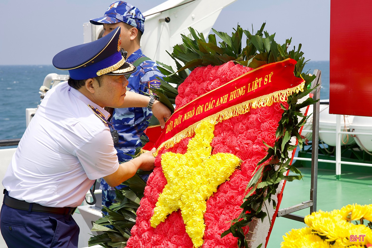 Trải qua hàng ngàn năm dựng nước và giữ nước, nhiều thế hệ người con đất Việt đã hy sinh thân mình vì sự trường tồn của dân tộc, xây đắp nên non sông, gấm vóc như ngày nay. Chính tại vùng biển Đông Bắc này, nhiều cán bộ, chiến sĩ đã ngã xuống để bảo vệ chủ quyền, an ninh, an toàn biển đảo của Tổ quốc.