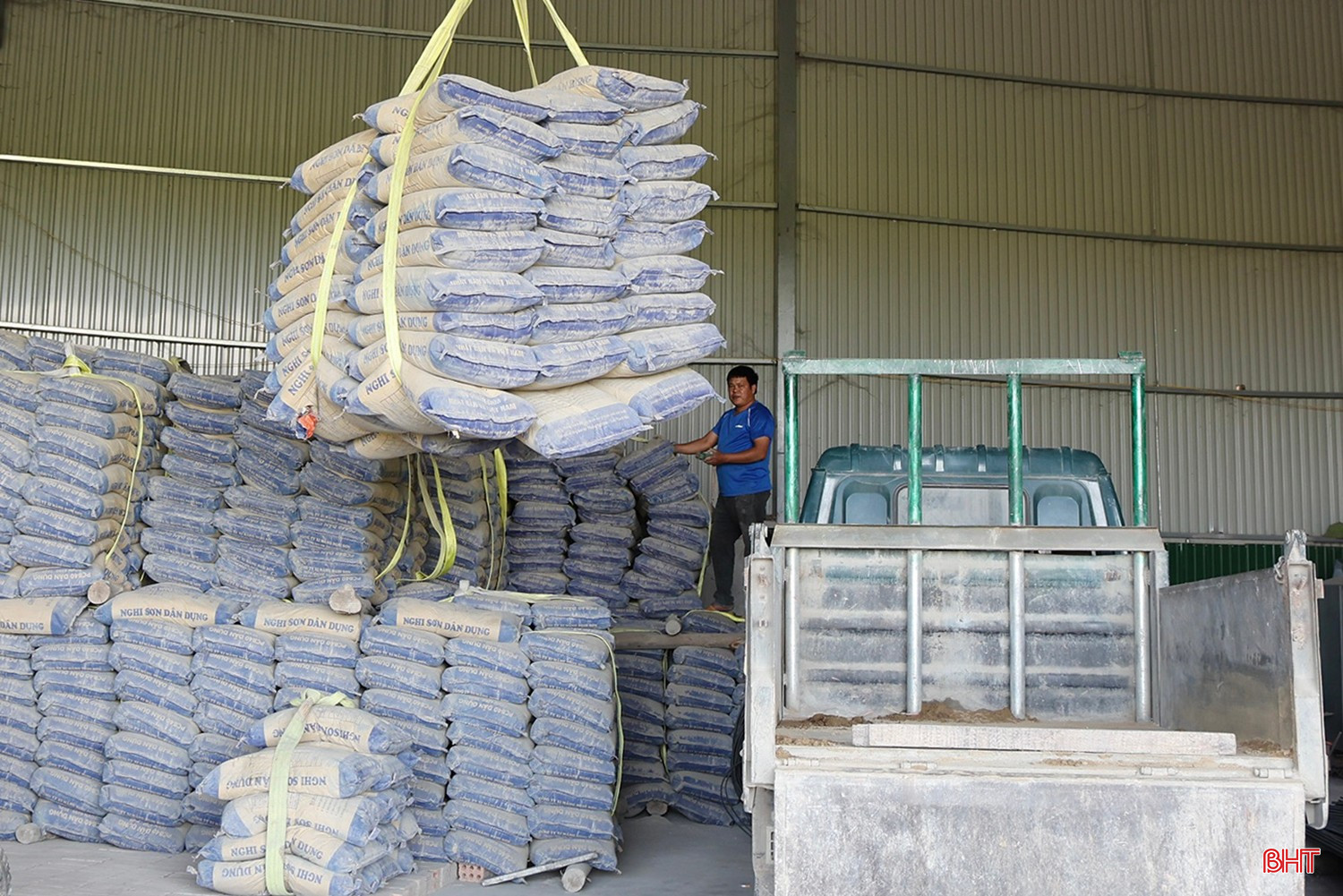Từ đầu năm đến nay, mặt hàng xi măng liên tục thiết lập mặt bằng giá mới sau 5 lần điều chỉnh tăng.