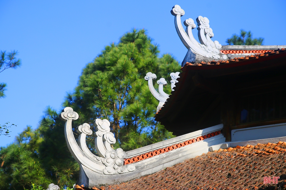 Thăm khu di tích đền thờ cố Tổng Bí thư Lê Duẩn dịp thành lập Đảng