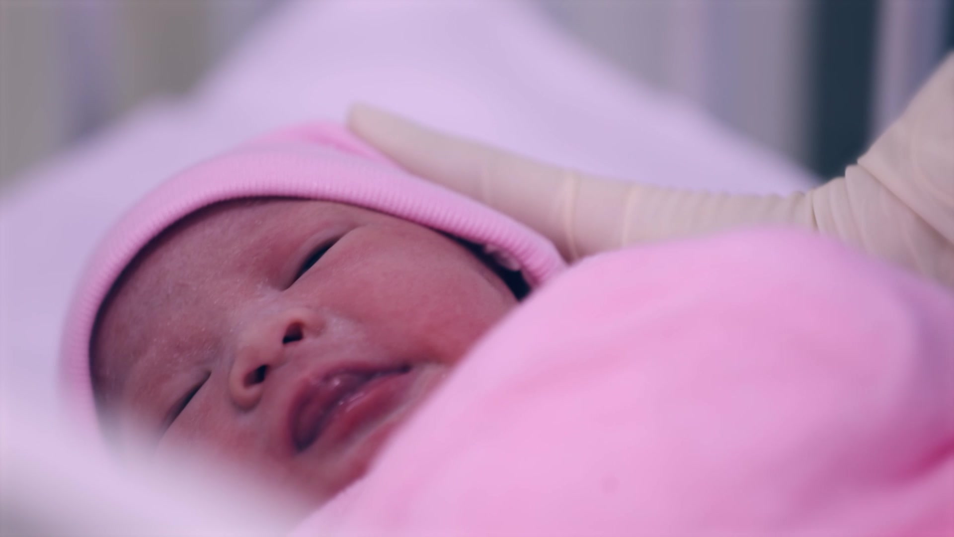 Hoá ra trên cuộc đời này, vẫn có những con người quên hết mọi thứ để cứu sống người khác