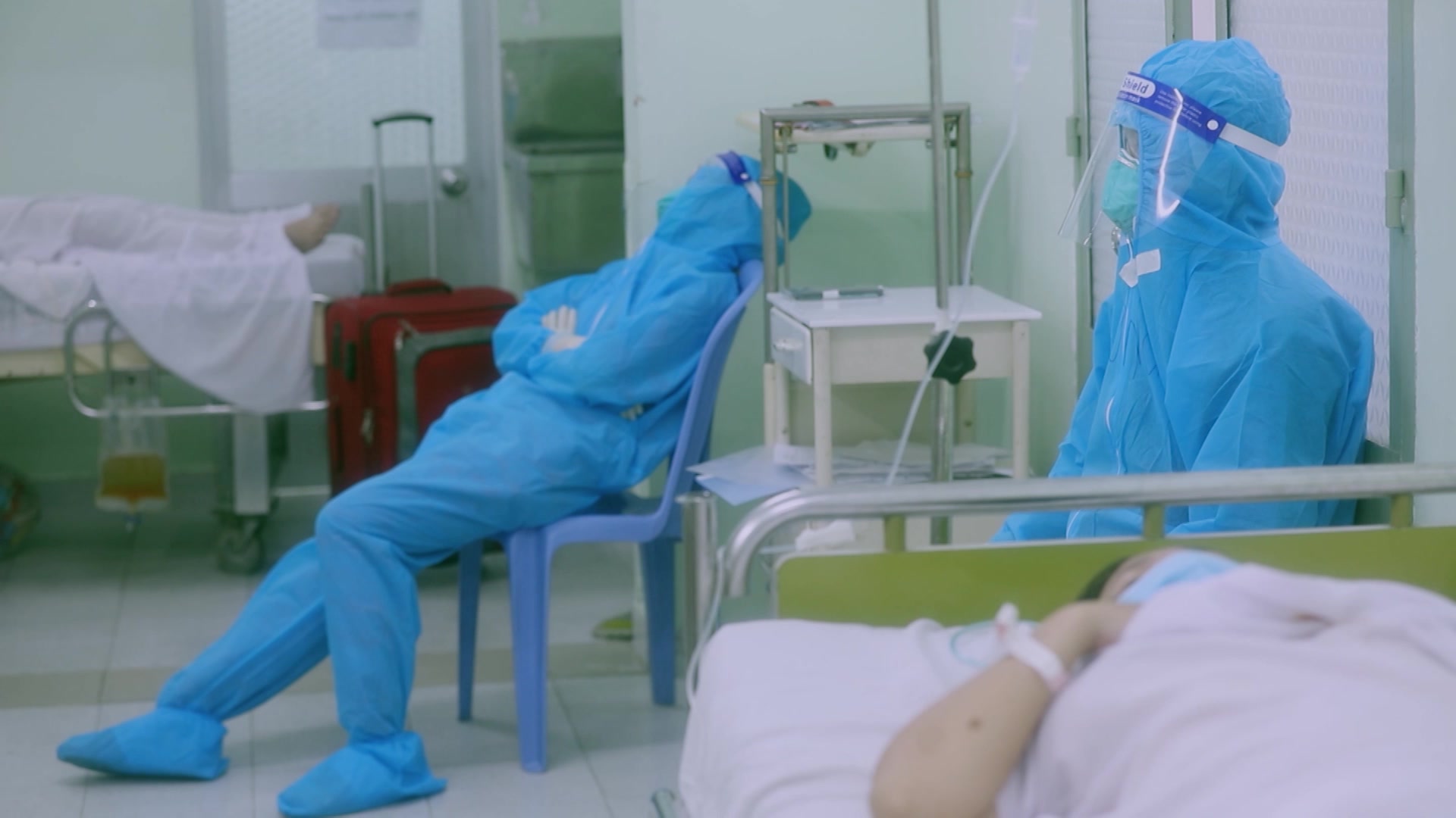 Hoá ra trên cuộc đời này, vẫn có những con người quên hết mọi thứ để cứu sống người khác