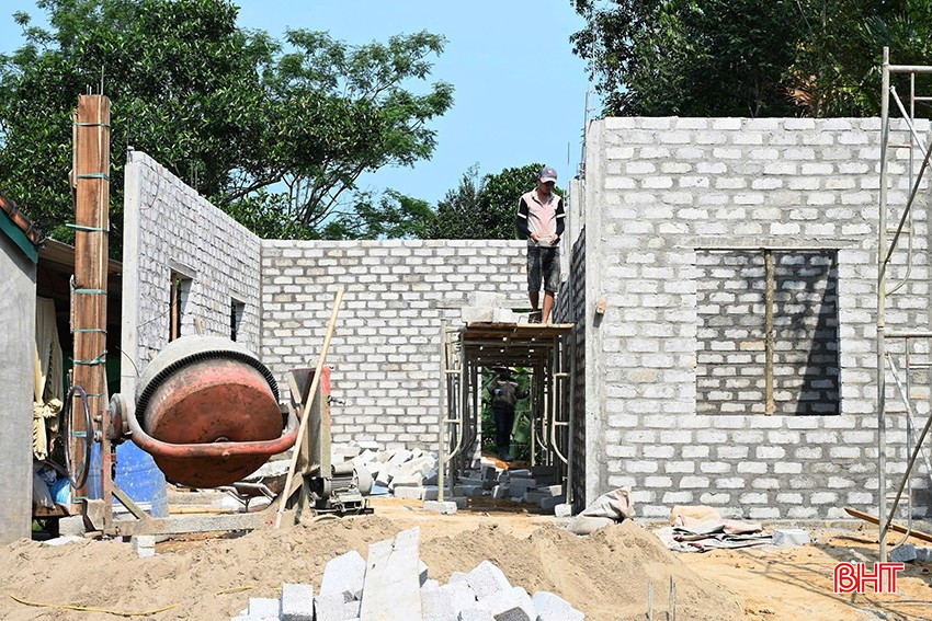 Đến thời điểm này, Hương Khê đã hoàn thành 129/204 nhà ở cho hộ nghèo, cận nghèo.