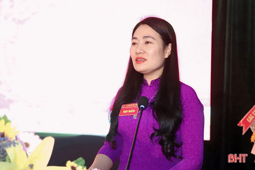 Đồng chí Nguyễn Thị Việt Hà - Bí thư Huyện ủy, Bí thư Đảng ủy Quân sự huyện bế mạc đại hội.