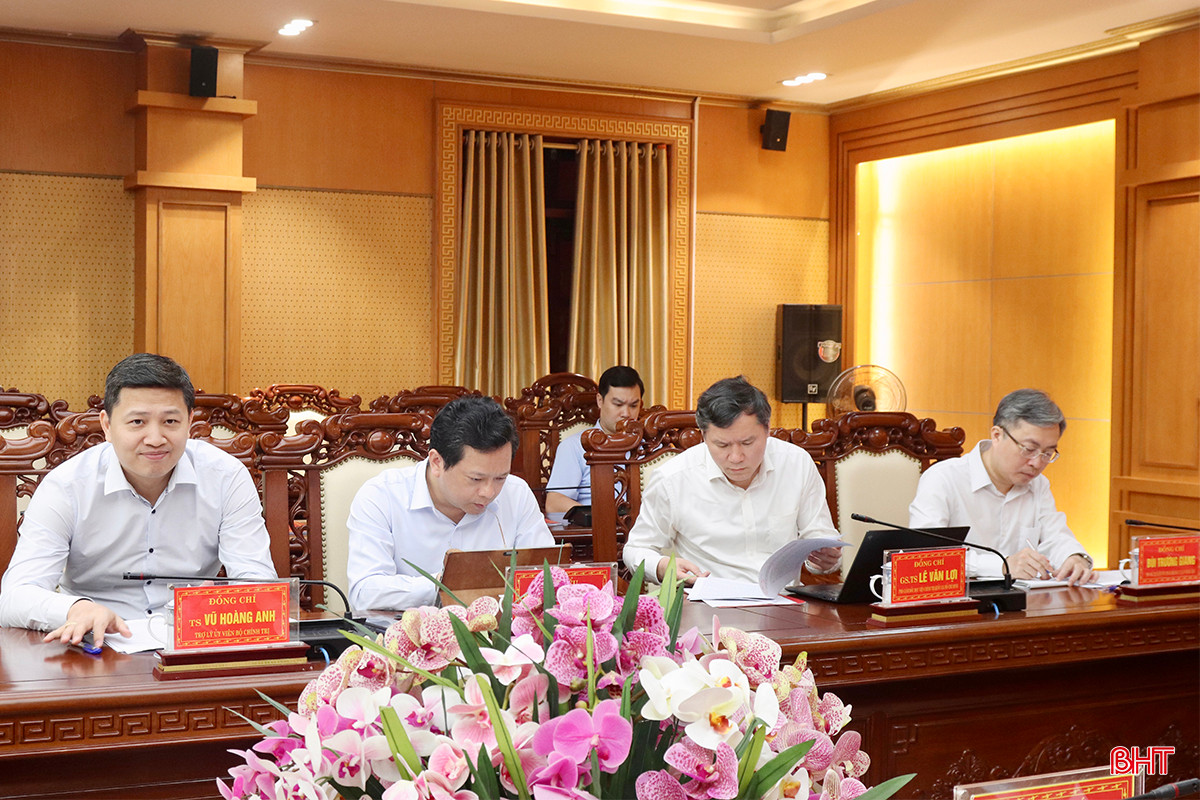 Đại biểu đoàn công tác Học viện Chính trị quốc gia Hồ Chí Minh dự buổi làm việc.