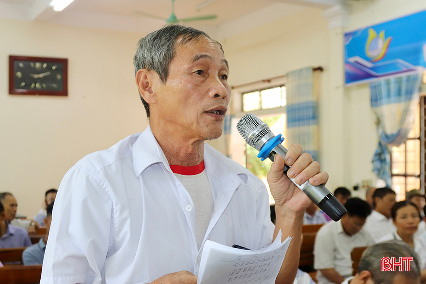 Cử tri Nguyễn Doãn Thân, thôn 3 - Bồng Giang (xã Đức Giang) phản ánh tình trạng sạt lở bờ sông Ngàn Sâu đoạn qua địa bàn xã.