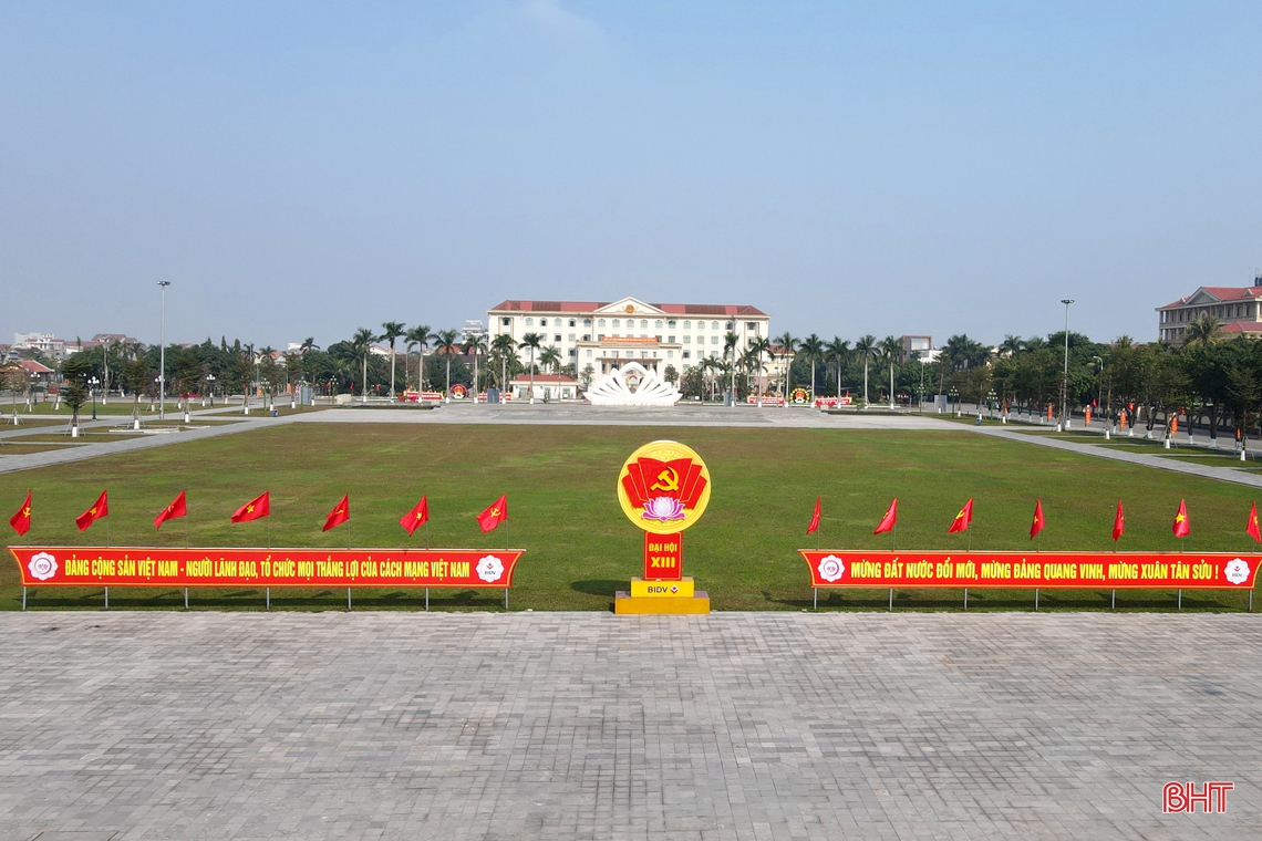 Hà Tĩnh rực rỡ cờ hoa chào mừng Đại hội XIII của Đảng