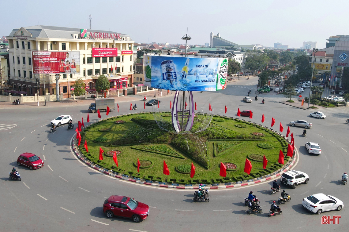 Hà Tĩnh rực rỡ cờ hoa chào mừng Đại hội XIII của Đảng