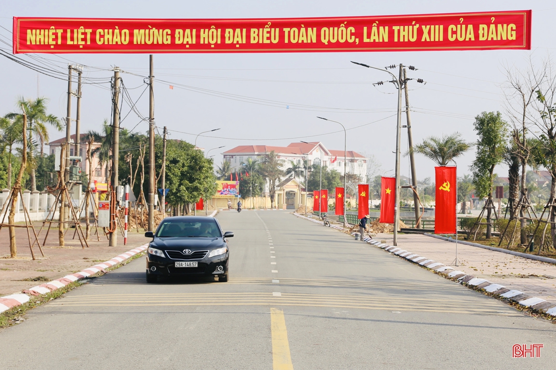 Hà Tĩnh rực rỡ cờ hoa chào mừng Đại hội XIII của Đảng