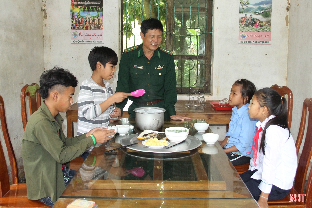 “Bộ đội Tịnh nặng lòng với bà con dân bản Rào Tre lắm!”